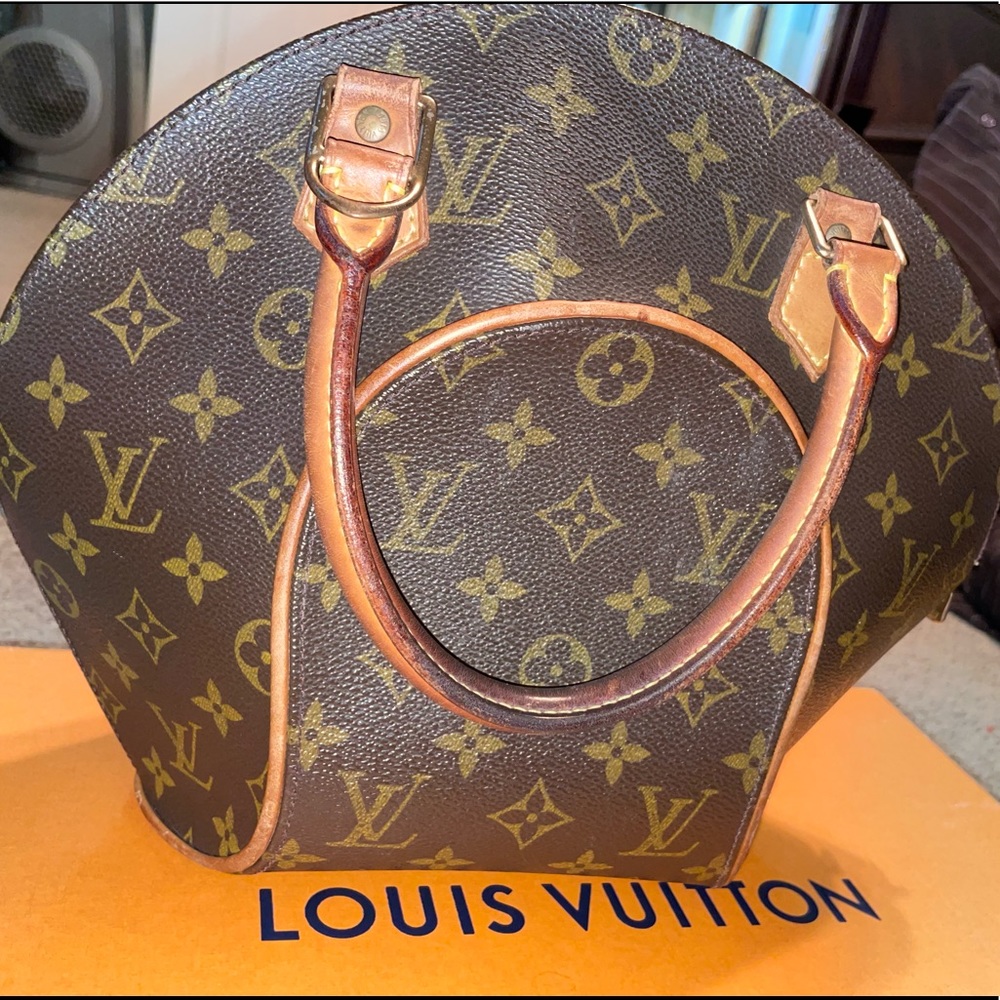 Authentic Louis Vuitton Ellipse Purse Date Code: SP1908 - Picture 2 of 4